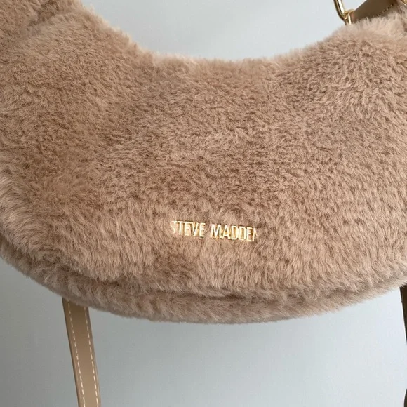 Steve Madden Tan Faux Fur Bag with Gold Chain - Picture 3 of 10